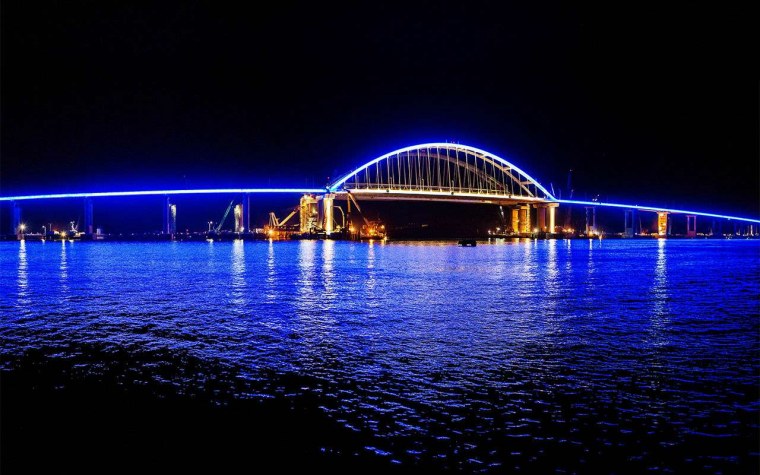 Крымский мост ночью