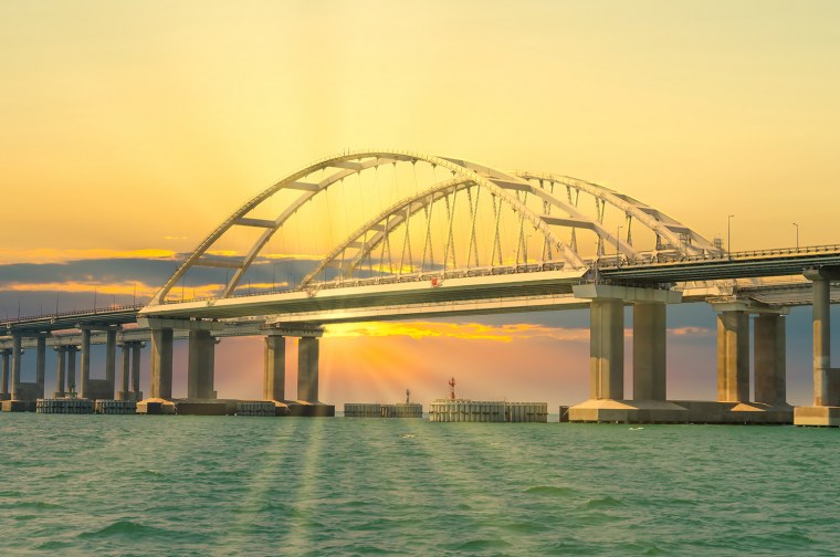 Инфраструктура Крымского моста