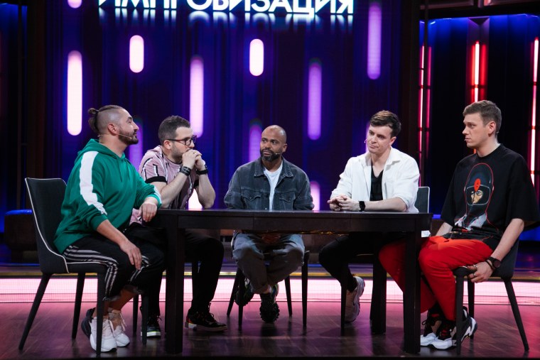 Антон Шастун Арсений Попов Сергей Матвиенко и Дмитрий позов