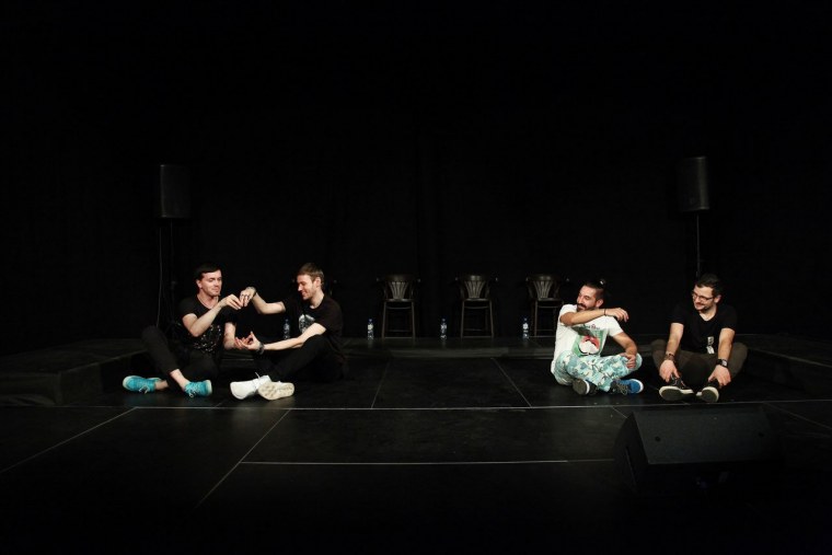 Обои на ноутбук импровизация Антон Шастун Эстетика