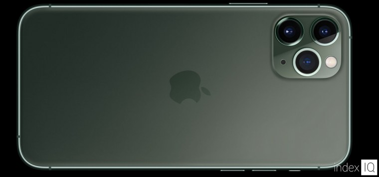 Яблоко Эппл на черном фоне