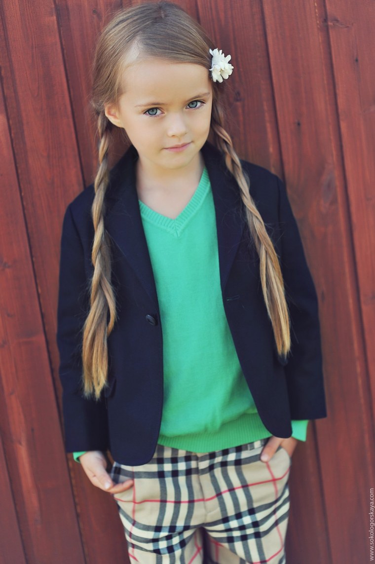 Красивые девушки выпускницы