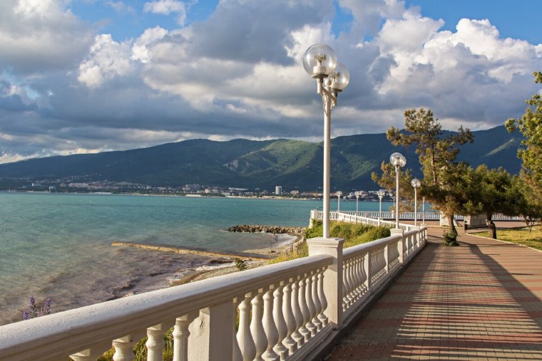 Геленджик набережная горы