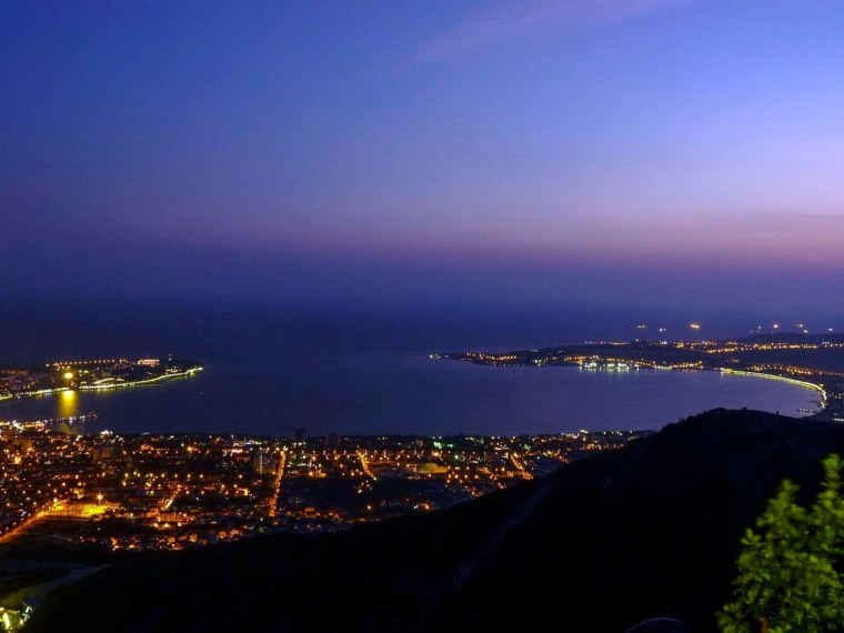 Сухуми набережная парапет черное море