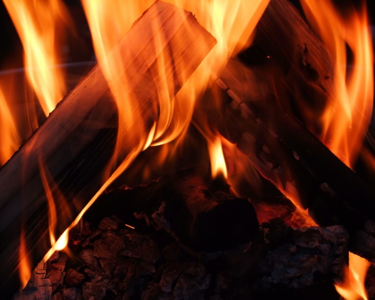 Заставка камин