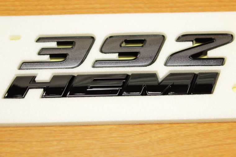 Эмблемы автомобилей на руле