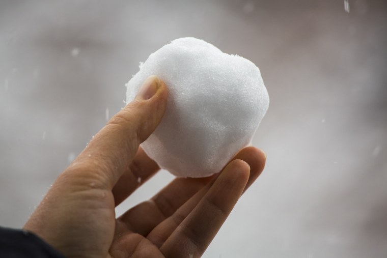 Комок снега