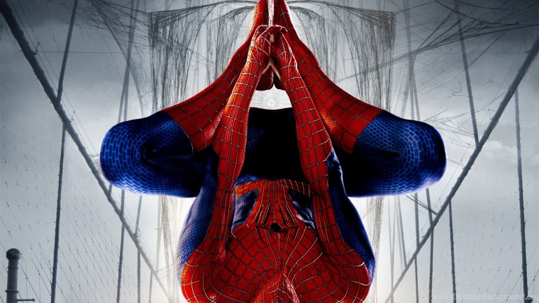 Человек паук вверх ногами