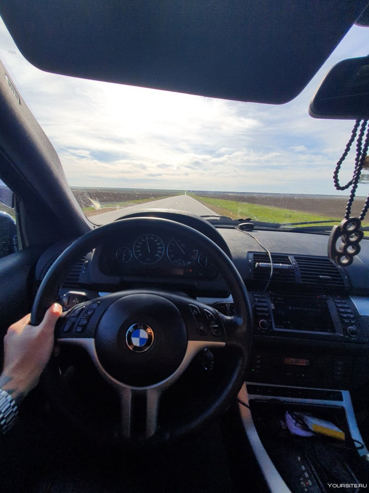 BMW x5 вид с водительского