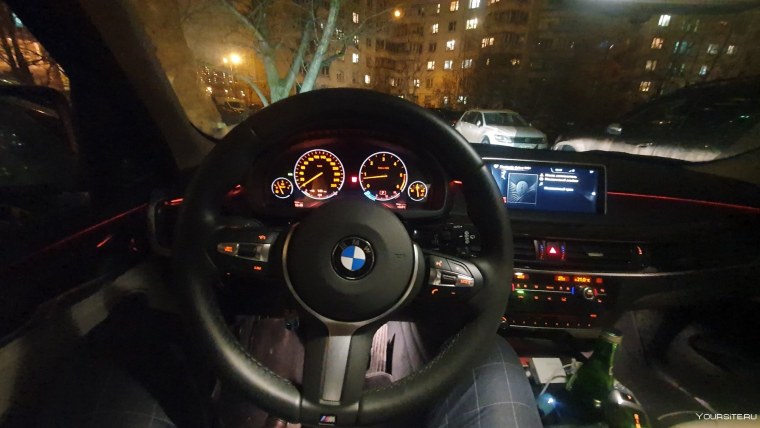 За рулём БМВ х5 е70