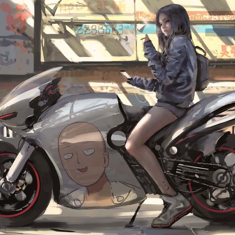 Девушка в мотошлеме арт