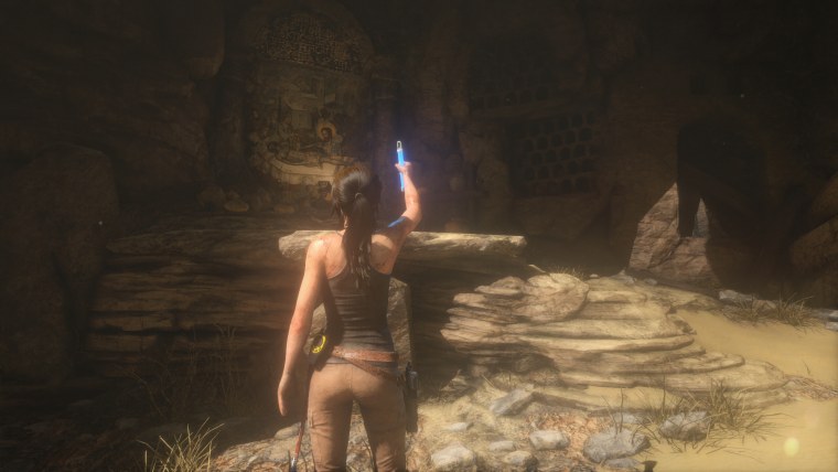 Лара Крофт со спины