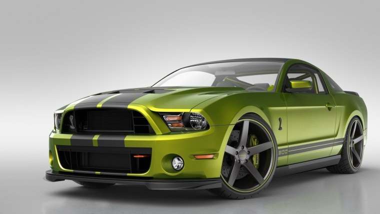 Серый Форд Мустанг gt500