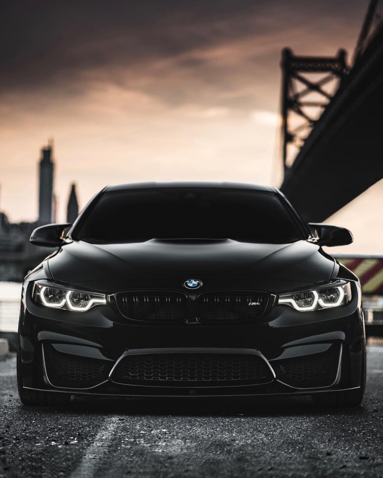 BMW m4 черная