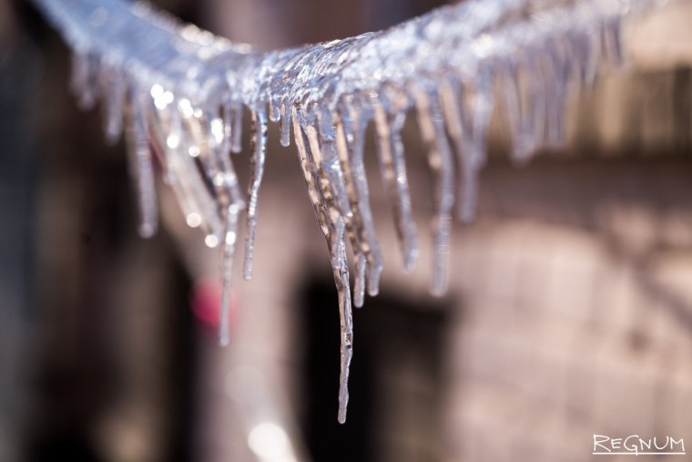 Первые сосульки