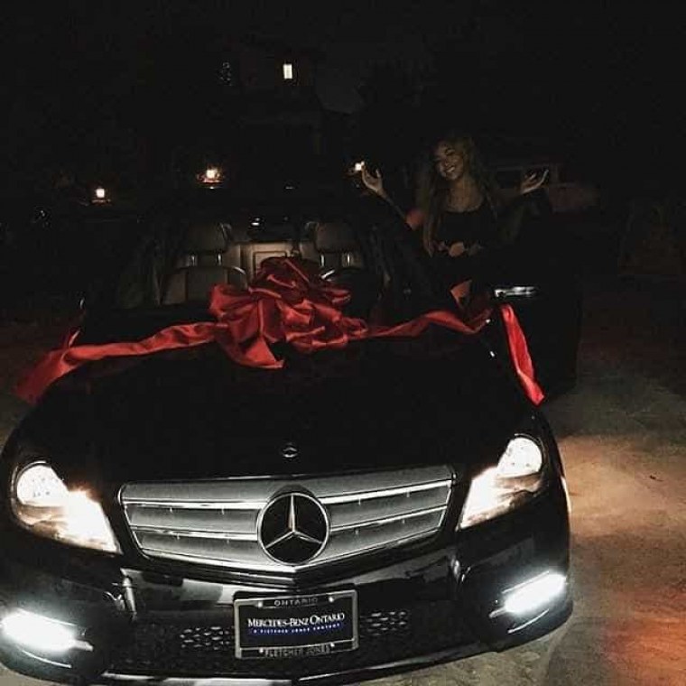 Мерс Кайли Дженнер