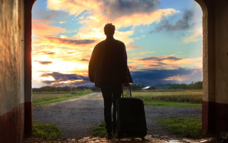 Человек уходящий в даль