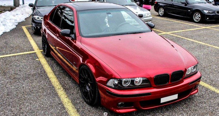 БМВ е39 красная