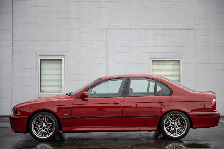 BMW e39 Red