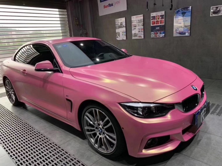 БМВ м5 хамелеон розовый