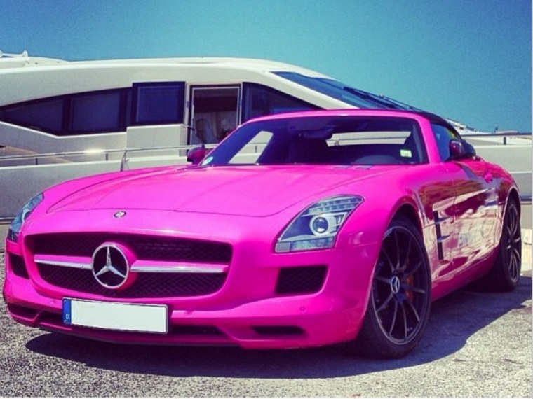 Мерседес АМГ розовый