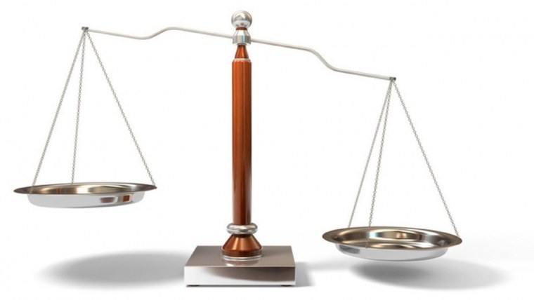 Весы с чашами