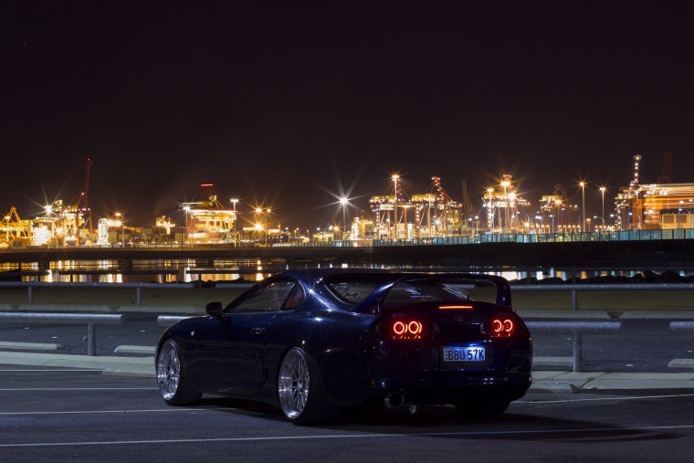 Тойота Супра а80 ночью