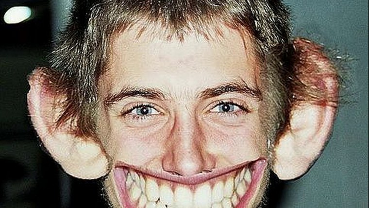 Толстый человек с усами