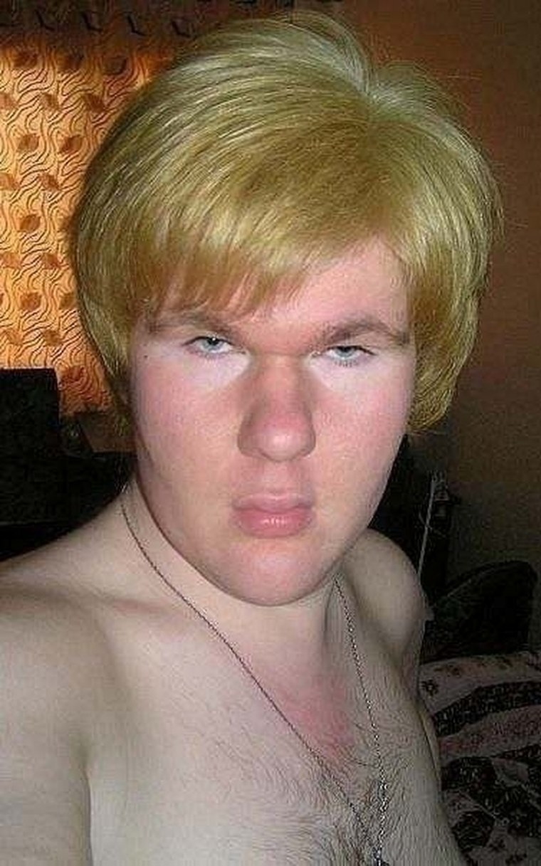 Блондин некрасивый