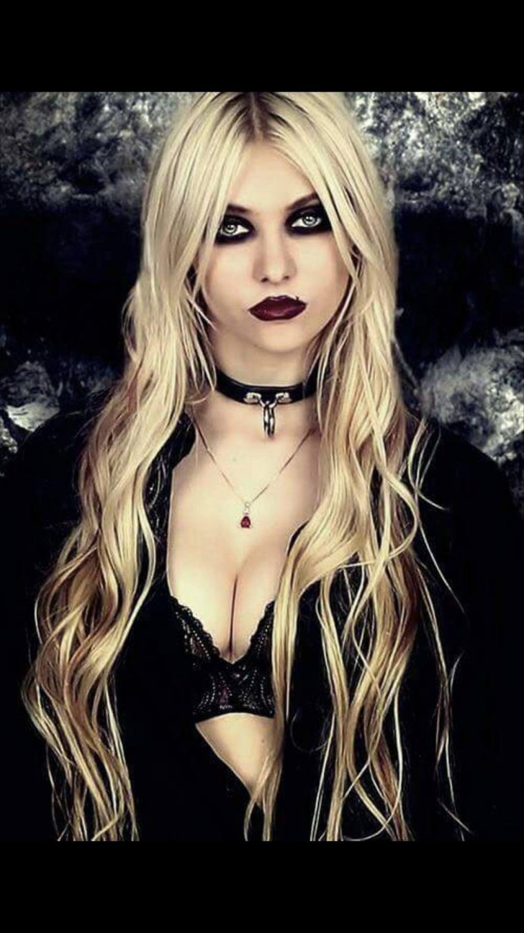 Мэри Швецова косплей вампир