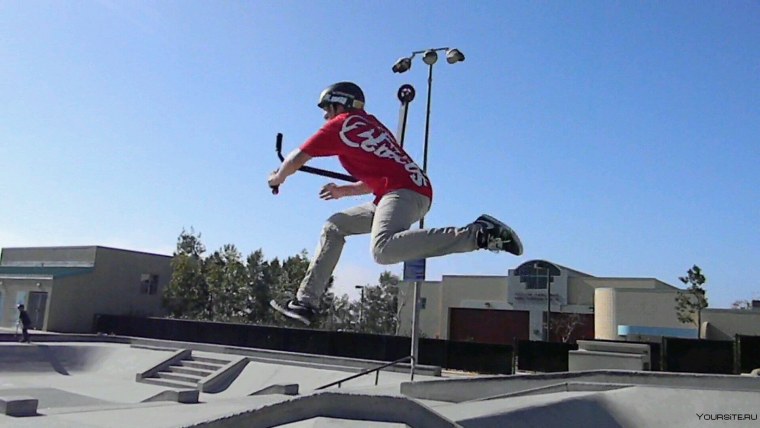 Трюки на самокате стрит