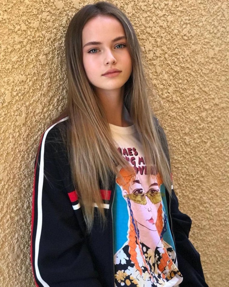 Ланея Грейс улыбается