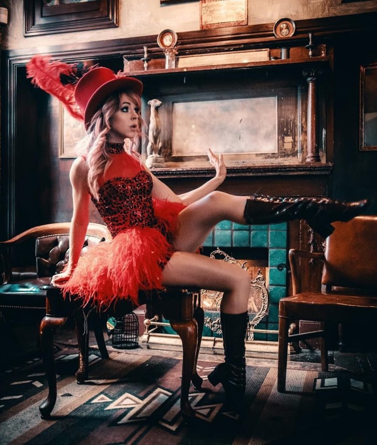 Линдси Стирлинг в Нижнем белье