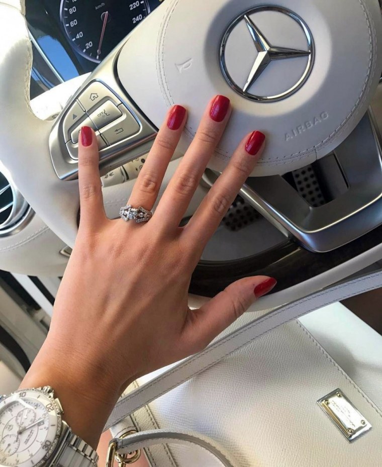 Ногти на руле