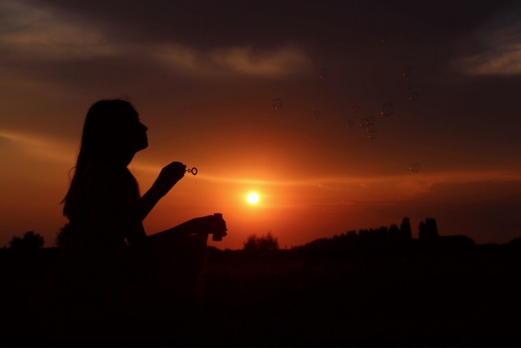 Девочка на закате