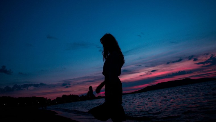 Девушка на закате