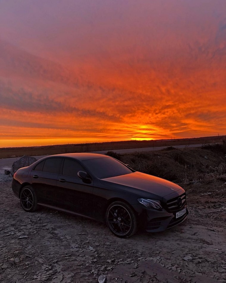 Mercedes Benz CLS 2013 на закате