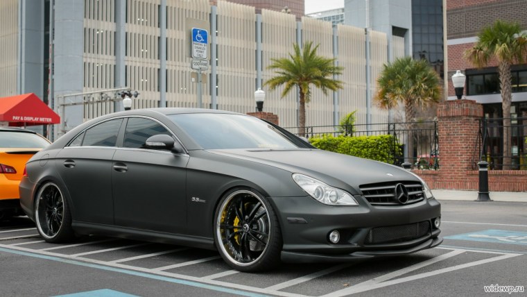Mercedes CLS AMG 63 Gold