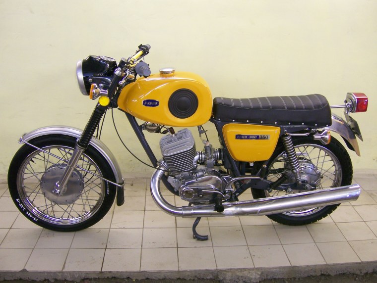 Выход моделей мотоциклов в масштабе 1 24