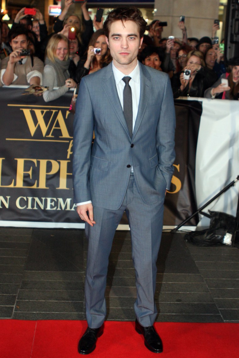 Роберт Паттинсон в полный рост