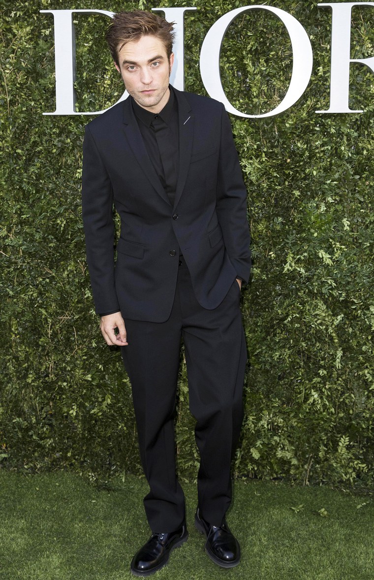 Роберт Паттинсон в полный рост