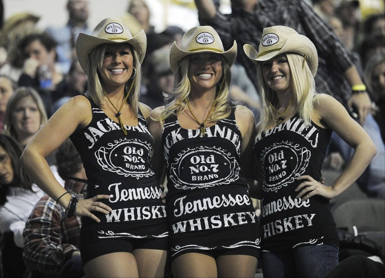 Джек Дэниэлс и девушки