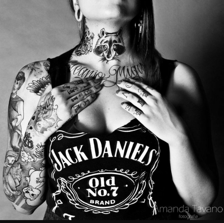 Джек Дэниэлс и девушки