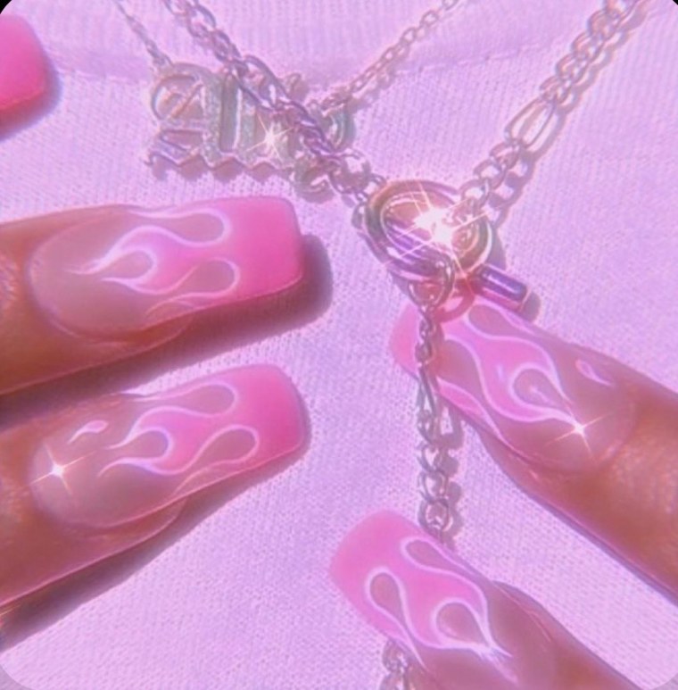 Розовые ноготочки Эстетика