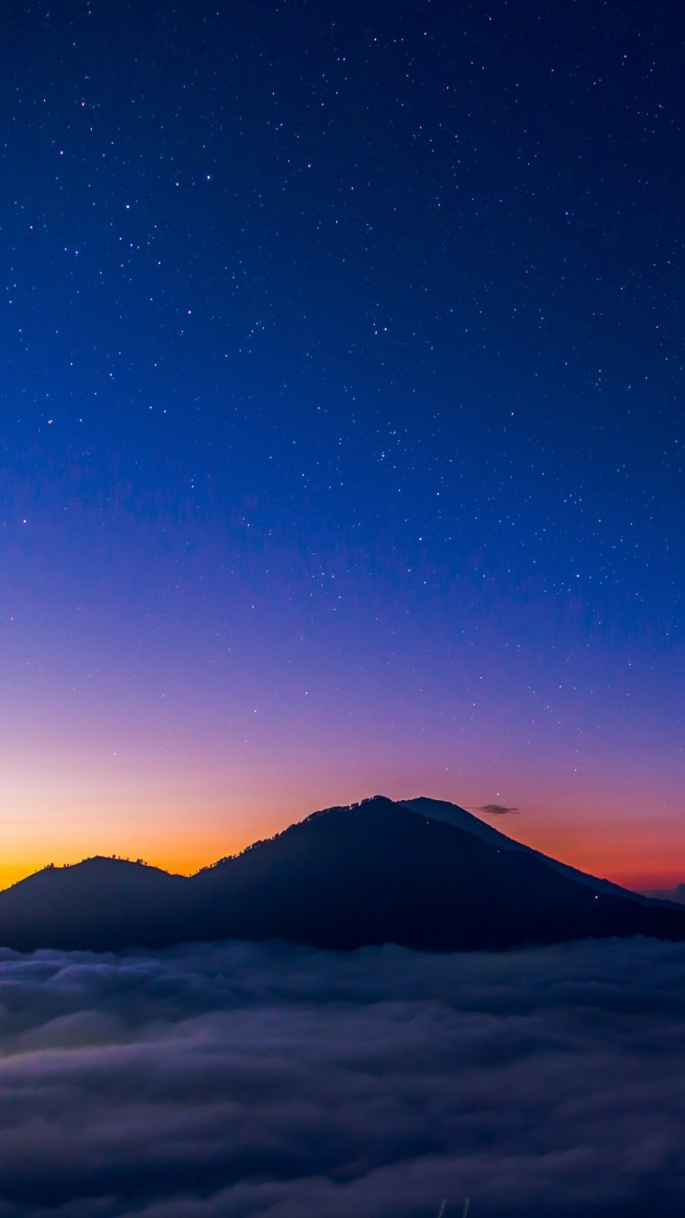 Фиолетовый цвет космоса