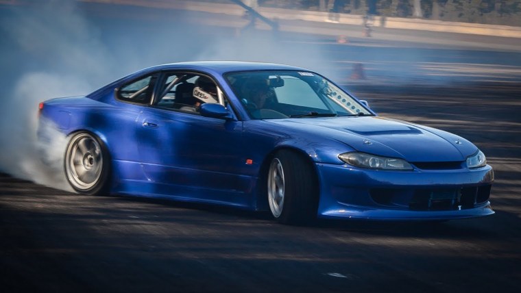 Nissan Silvia s15 оранжевая