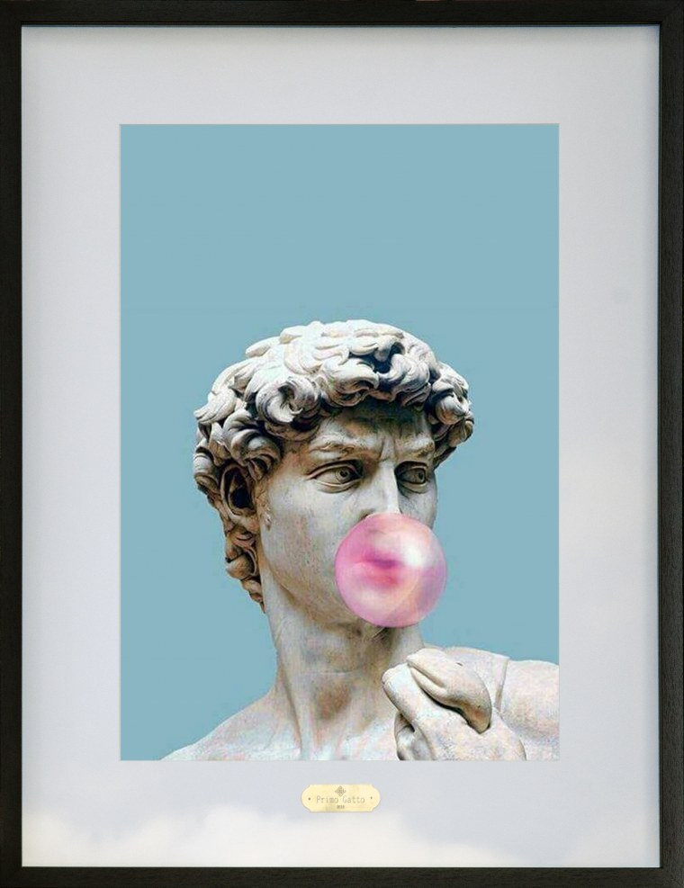 Давид Микеланджело с жвачкой