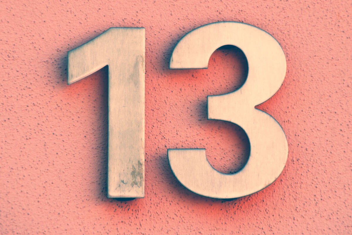 Номер 13 номер 5. Число 13. Тринадцать число. Обои с цифрой 13.