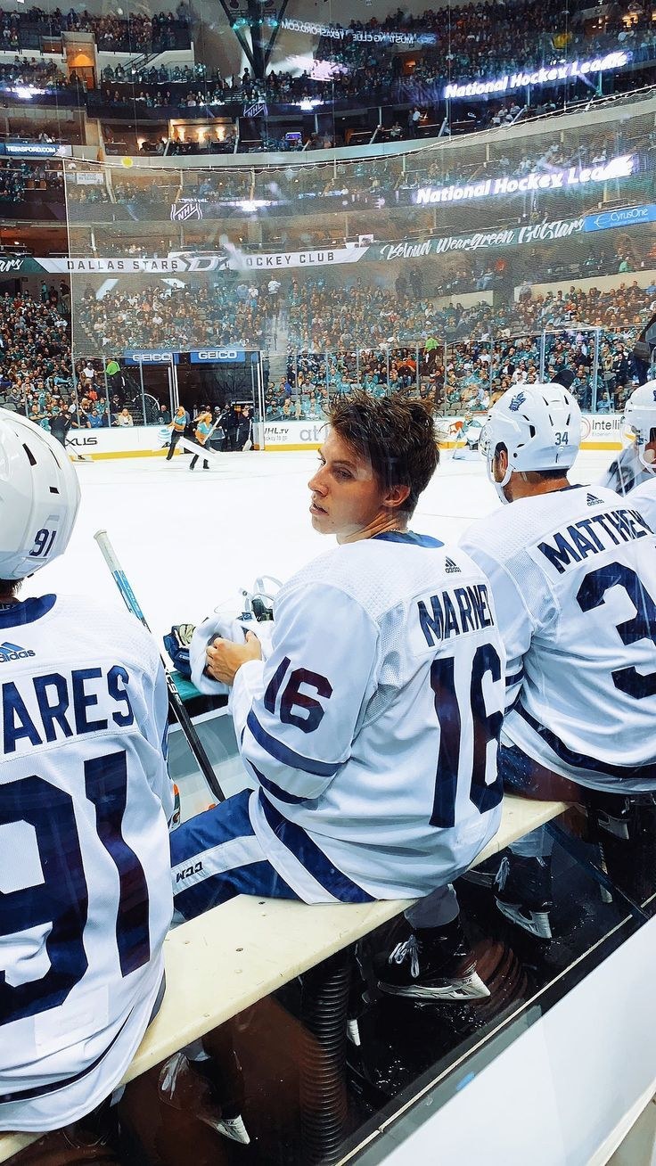 Хоккей клюшка и коньки