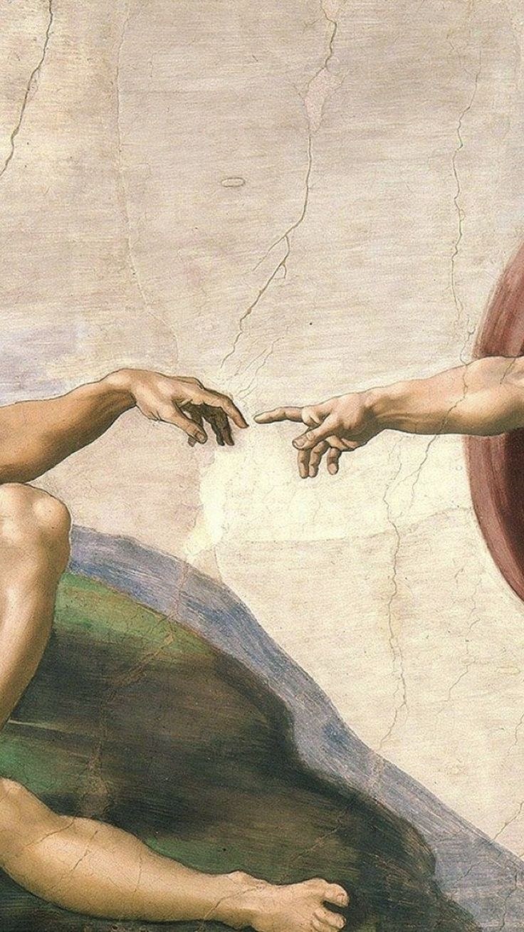 Ладонь на фоне стены